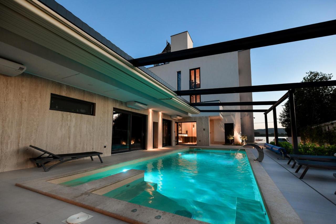 Crowonder Apartments & Rooms Oaza With Heated Swimming Pool And Sauna Turanj Exterior foto