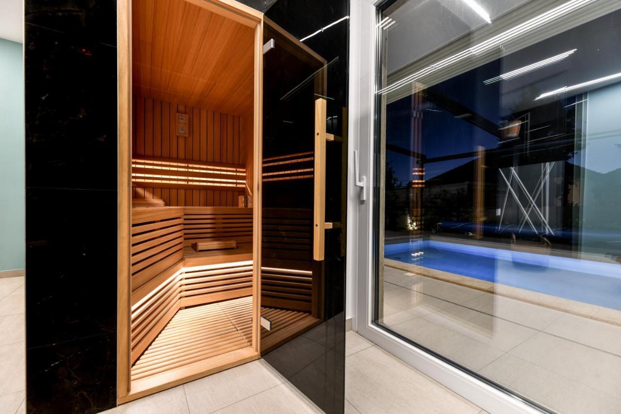 Crowonder Apartments & Rooms Oaza With Heated Swimming Pool And Sauna Turanj Exterior foto