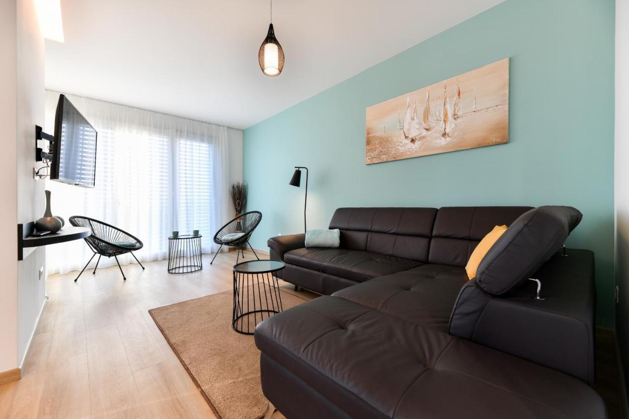Crowonder Apartments & Rooms Oaza With Heated Swimming Pool And Sauna Turanj Exterior foto