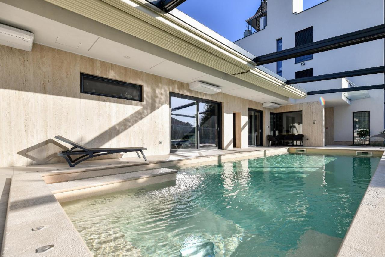 Crowonder Apartments & Rooms Oaza With Heated Swimming Pool And Sauna Turanj Exterior foto
