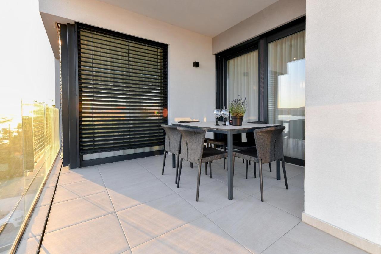 Crowonder Apartments & Rooms Oaza With Heated Swimming Pool And Sauna Turanj Exterior foto