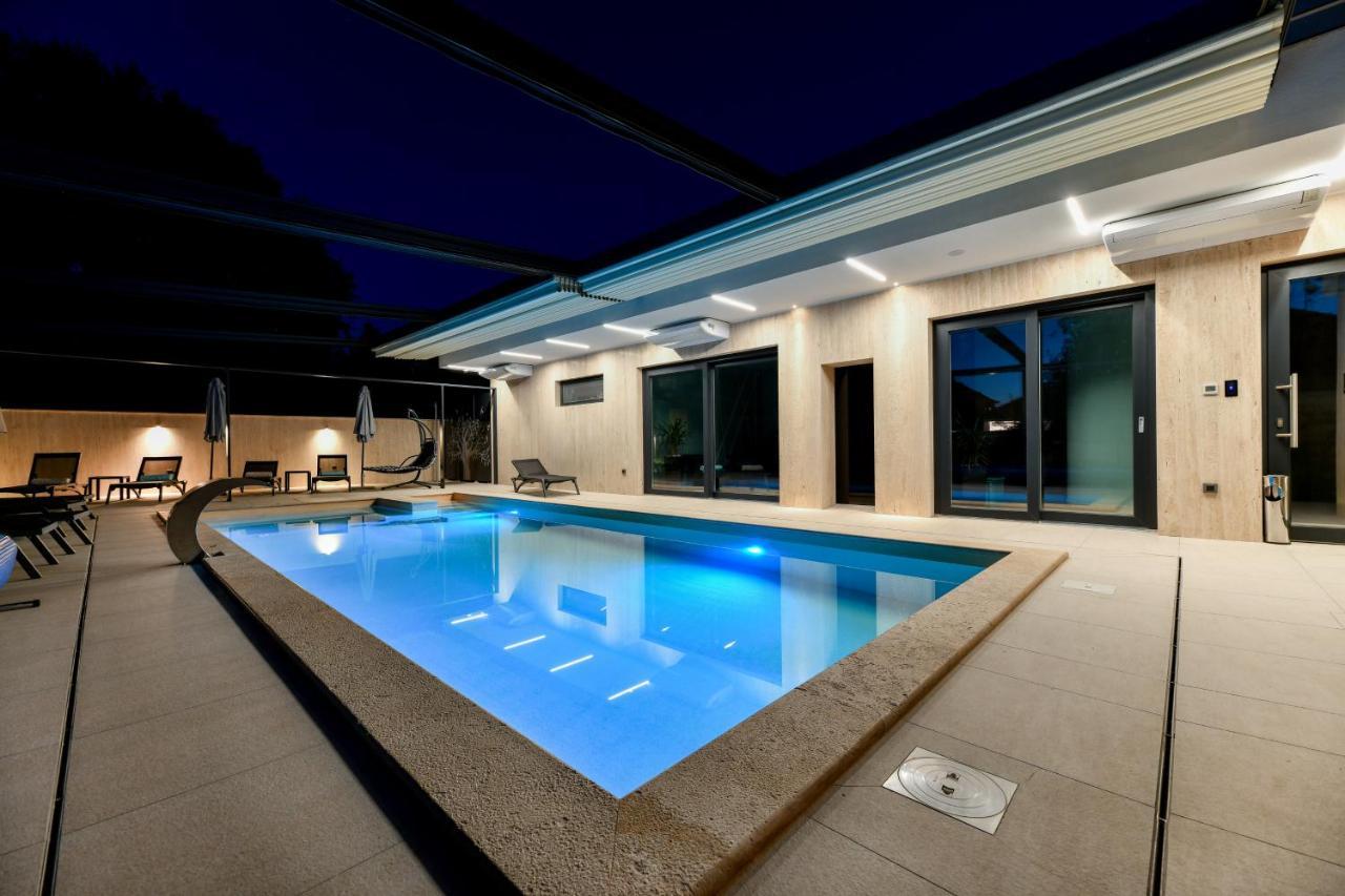 Crowonder Apartments & Rooms Oaza With Heated Swimming Pool And Sauna Turanj Exterior foto