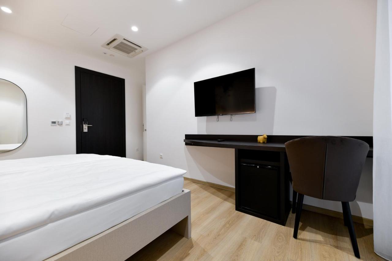 Crowonder Apartments & Rooms Oaza With Heated Swimming Pool And Sauna Turanj Exterior foto
