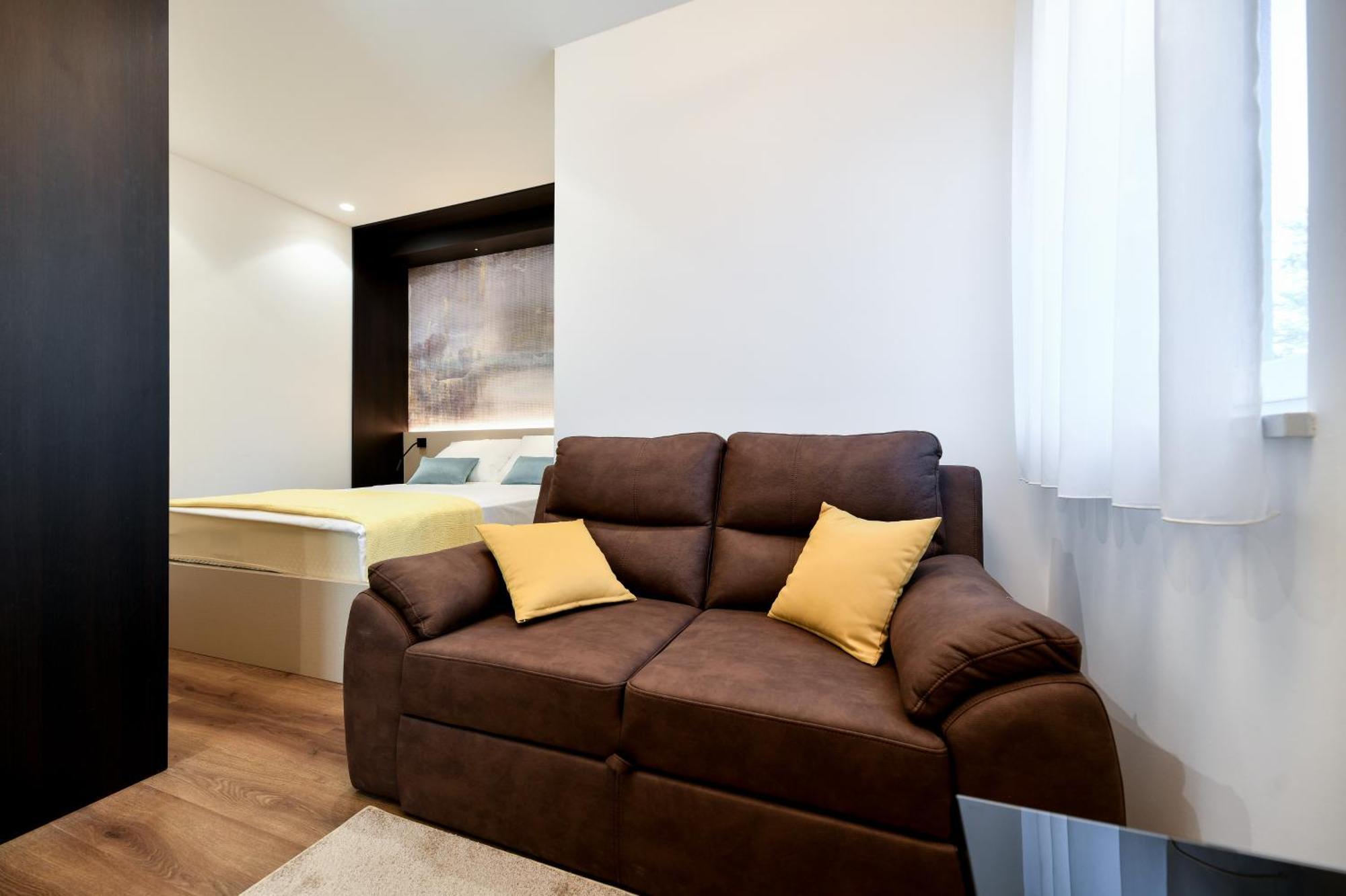 Crowonder Apartments & Rooms Oaza With Heated Swimming Pool And Sauna Turanj Exterior foto